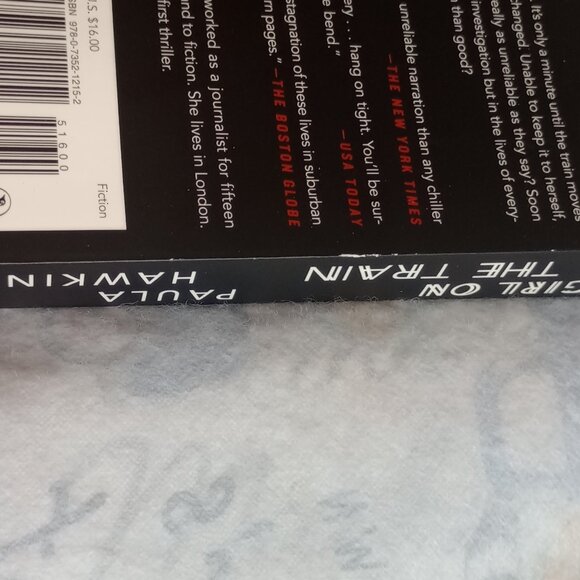 The Girl on The Train Paula Hawkins 2016 - Picture 12 of 13